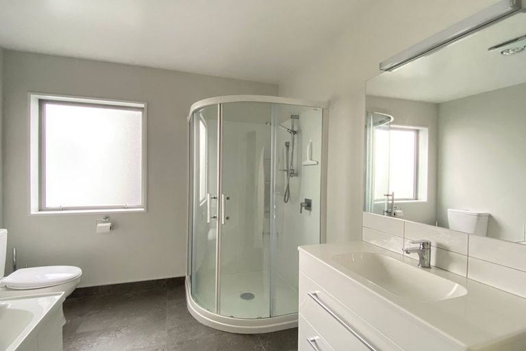 Photo of property in 38 Menin Gate Crescent, Broomfield, Christchurch, 8042