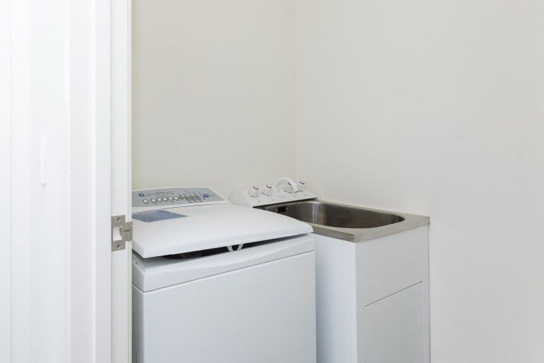 Photo of property in Marina View Apartments, 307/4 Reads Quay, Gisborne, 4010