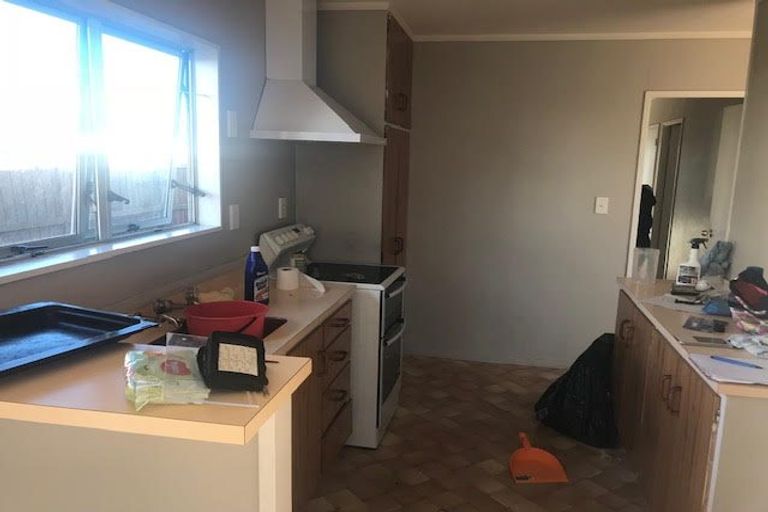 Photo of property in 2/7 Constance Place, Clover Park, Auckland, 2019