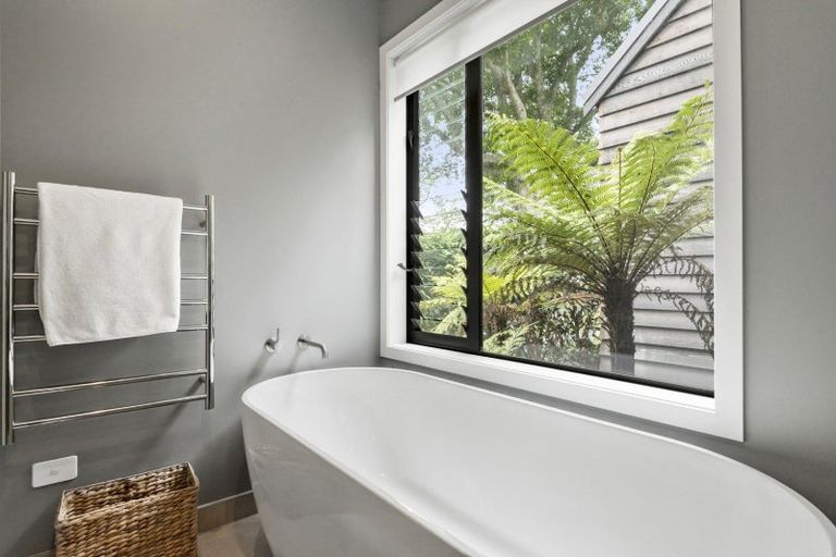 Photo of property in 162 Monument Road, Clevedon, Papakura, 2582