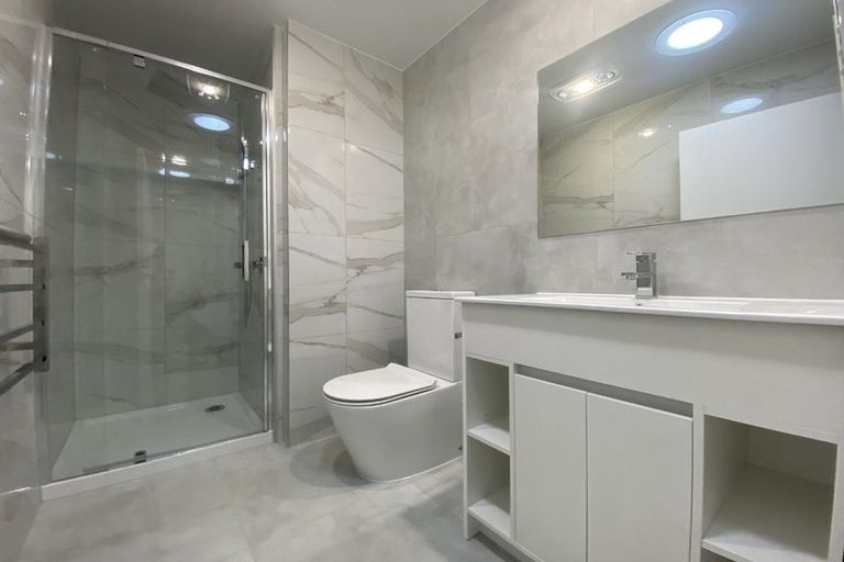Photo of property in 13b Serjeant Street, Henderson, Auckland, 0612
