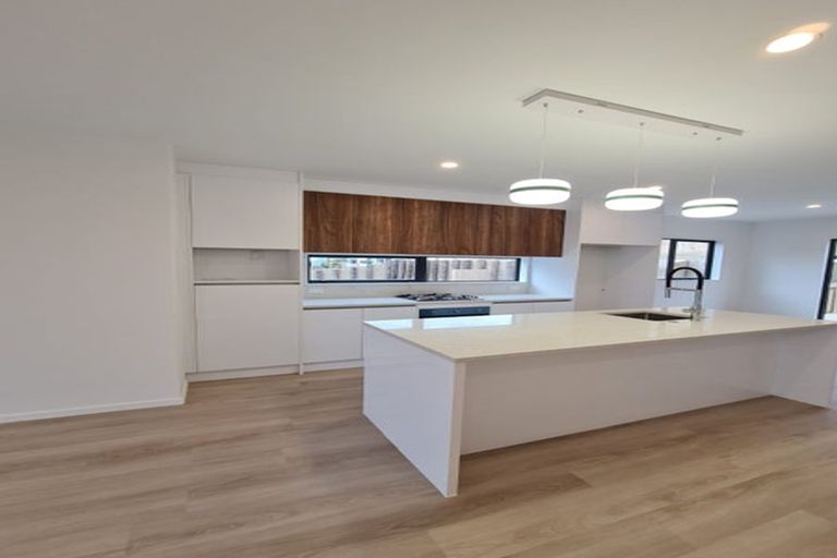 Photo of property in 14a Kotahitanga Street, Papakura, 2110