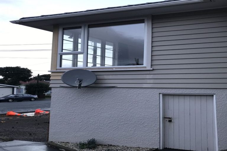 Photo of property in 24 Severn Street, Island Bay, Wellington, 6023