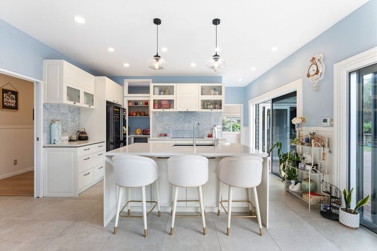 Photo of property in 17 Te Hoe Grove, Pinehill, Auckland, 0632