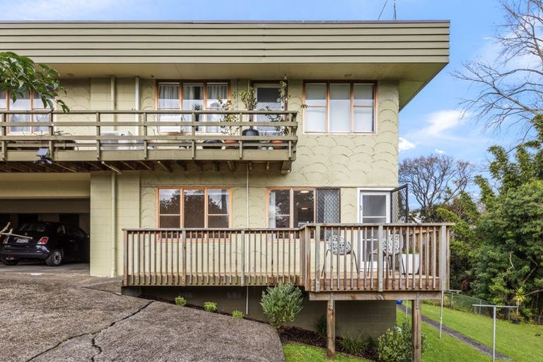 Photo of property in 3/9 Fuchsia Place, Birkdale, Auckland, 0626