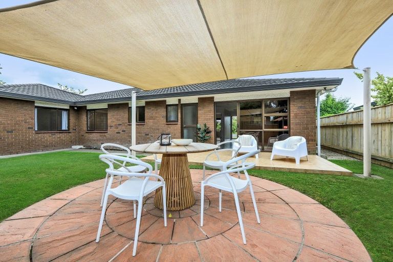 Photo of property in 13 Knightsbridge Place, Taradale, Napier, 4112