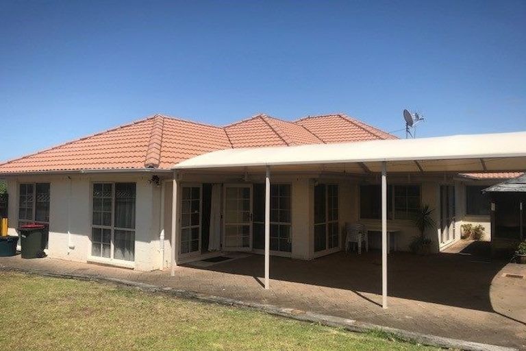 Photo of property in 14 Tolben Place, Golflands, Auckland, 2013