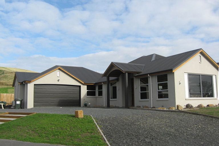 Photo of property in 28 Irwin Logan Drive, Mosgiel, 9024