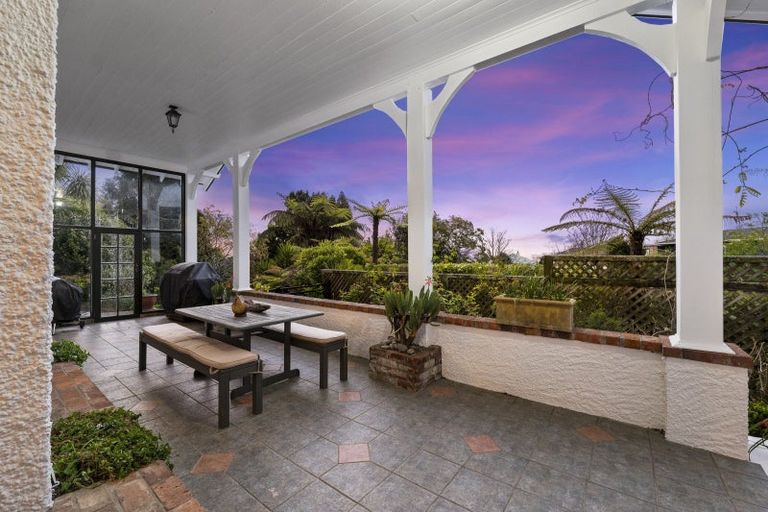 Photo of property in 18 Ridge Lane, New Plymouth, 4310
