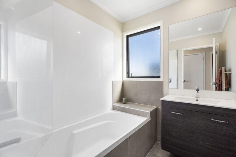 Photo of property in 29 Pukewhero Rise, Westgate, Auckland, 0614