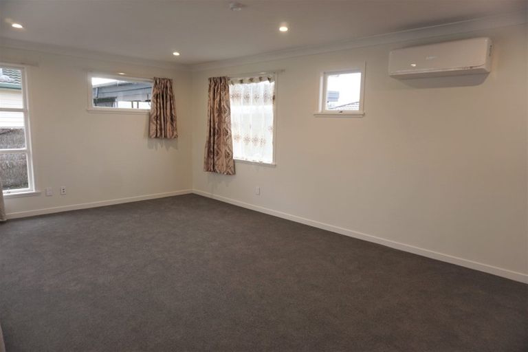 Photo of property in 28 Howard Road, Taradale, Napier, 4112