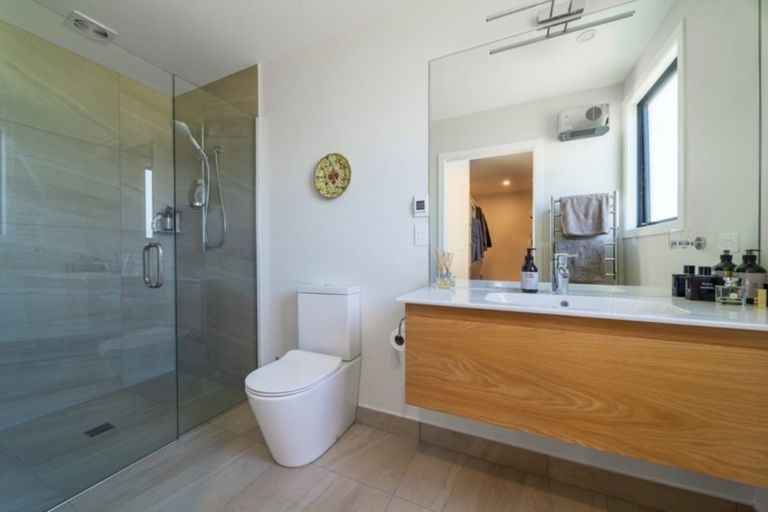 Photo of property in 40 Mcadam Drive, Jacks Point, Queenstown, 9371