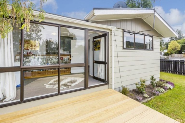 Photo of property in 6f2- Gemstone Drive, Birchville, Upper Hutt, 5018