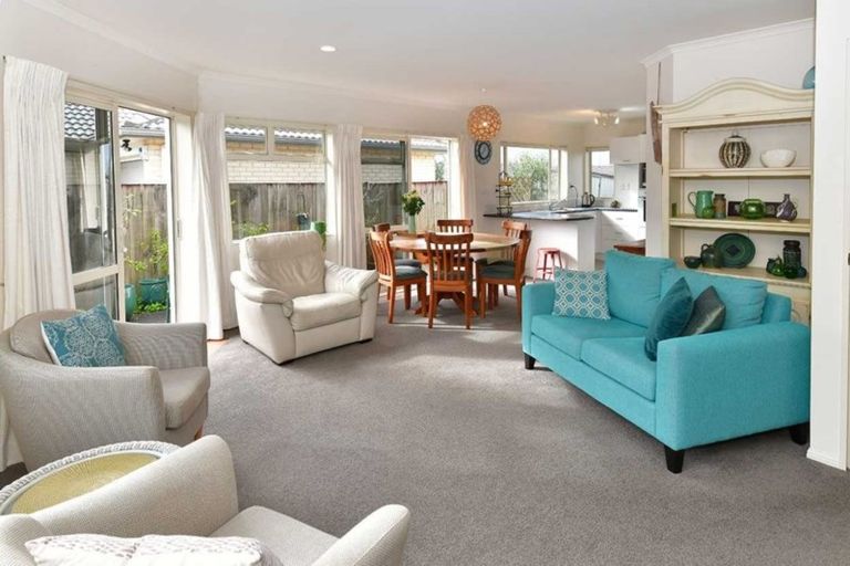 Photo of property in 3 Chesterfield Way, Orewa, 0931