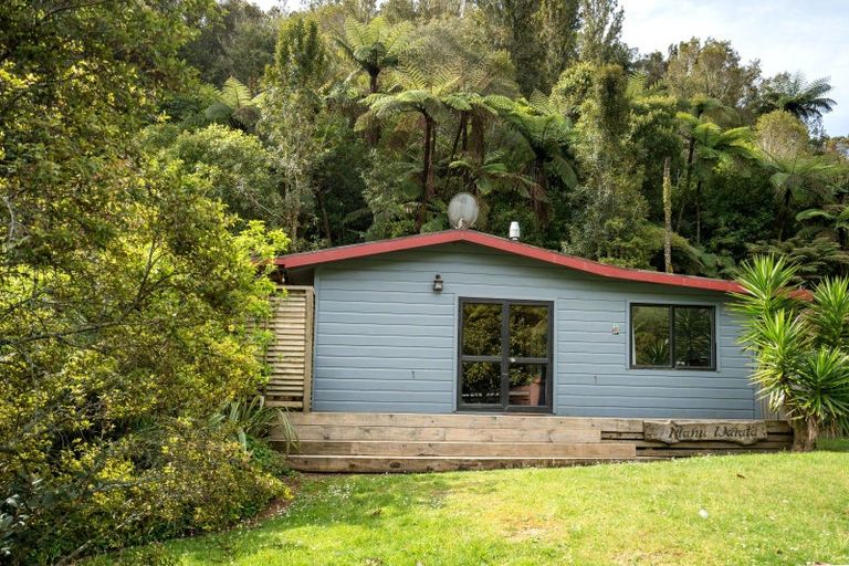 Photo of property in 41 Tombleson Road, Lake Rotoma, Rotorua, 3074