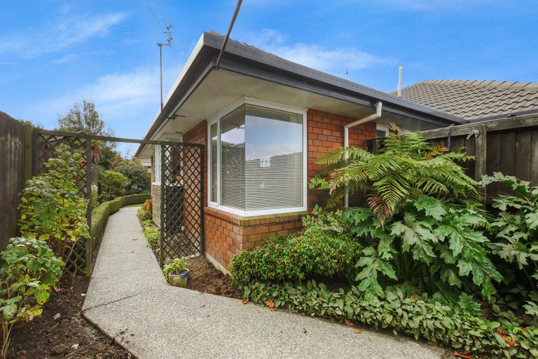 Photo of property in 356 Yaldhurst Road, Russley, Christchurch, 8042