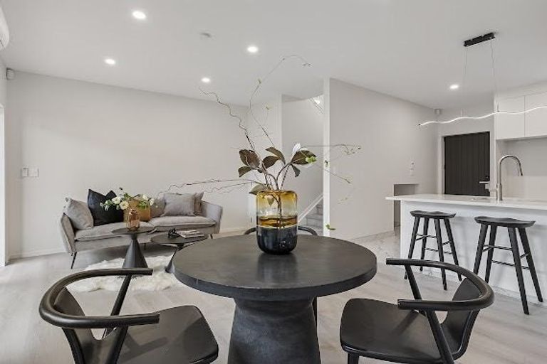 Photo of property in 5/191 Rathgar Road, Henderson, Auckland, 0610