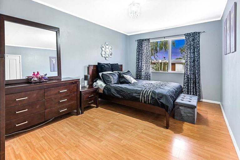 Photo of property in 36 Hartley Terrace, Massey, Auckland, 0614