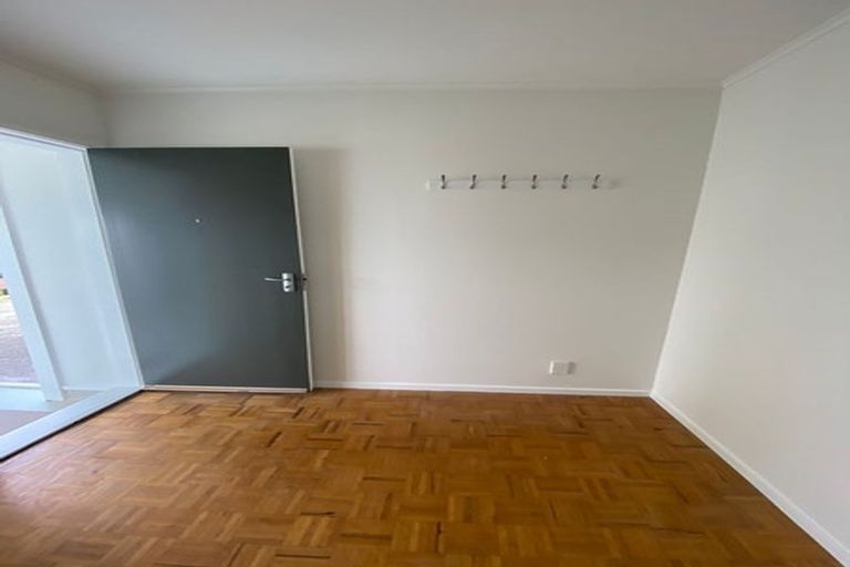 Photo of property in 1 Flint Way, Northland, Wellington, 6012