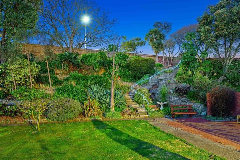 Photo of property in 11 Iti Grove, Waikanae, 5036