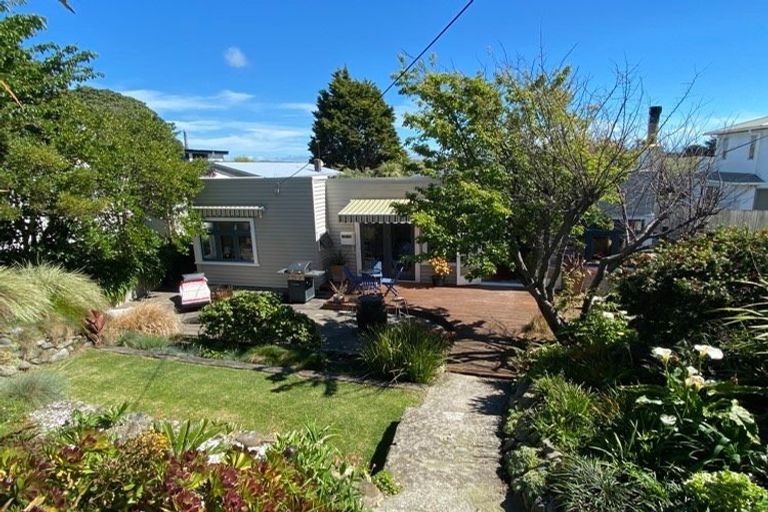 Photo of property in 30 Martin Road, Paraparaumu Beach, Paraparaumu, 5032