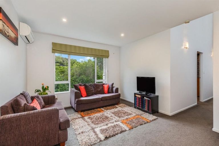 Photo of property in 42d James Cook Drive, Whitby, Porirua, 5024