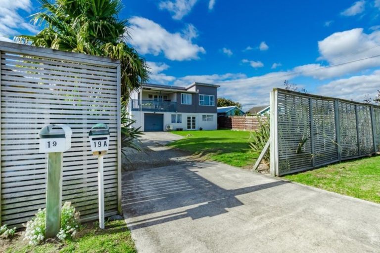 Photo of property in 19 Mahana Road, Paraparaumu Beach, Paraparaumu, 5032