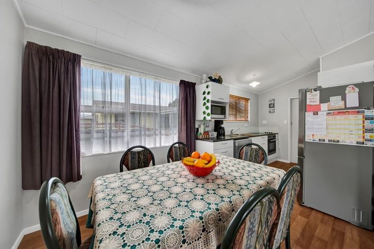 Photo of property in 34 Kamahi Avenue, Hawera, 4610