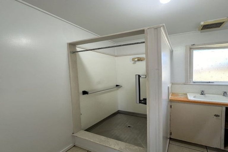 Photo of property in 2/3 Kita Road, Manurewa, Auckland, 2102