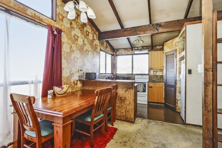 Photo of property in 18 Cortes Crescent, Flaxmere, Hastings, 4120