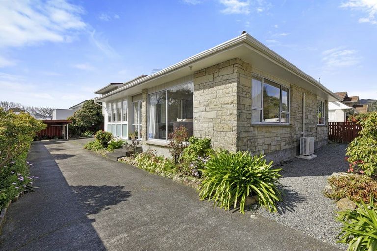 Photo of property in 27 Saint Columbans Grove, Boulcott, Lower Hutt, 5010