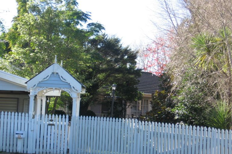 Photo of property in 15 Pitcher Place, Glen Eden, Auckland, 0602