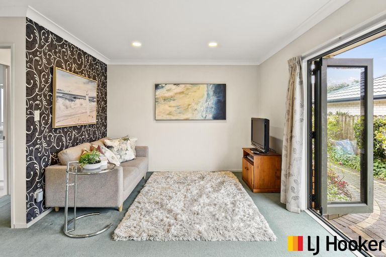Photo of property in 2a Dan Bryant Place, Pukekohe, 2120