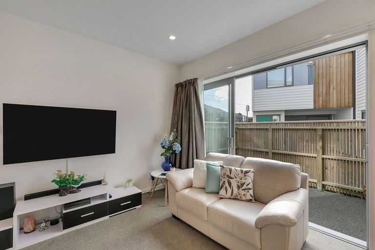 Photo of property in 7u9 Handyside Street, Tawa, Wellington, 5028