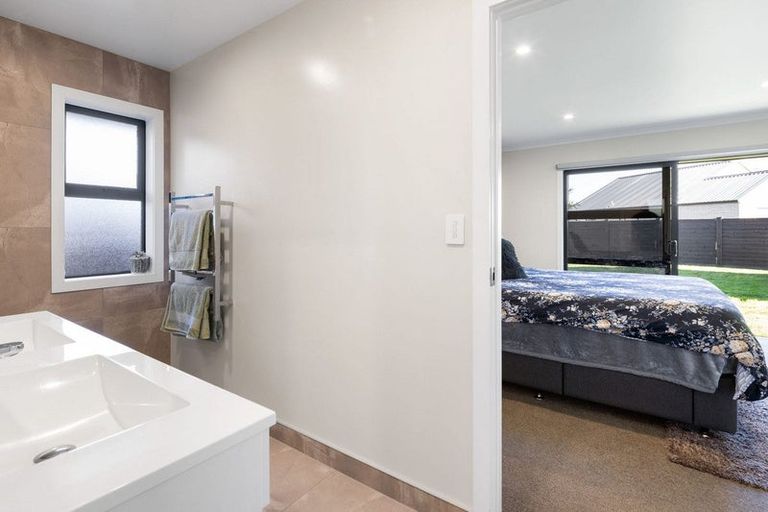 Photo of property in 6 Lewis Way, Cambridge, 3434