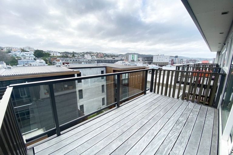Photo of property in Vedado Apartments, 407/41u Hopper Street, Mount Cook, Wellington, 6011