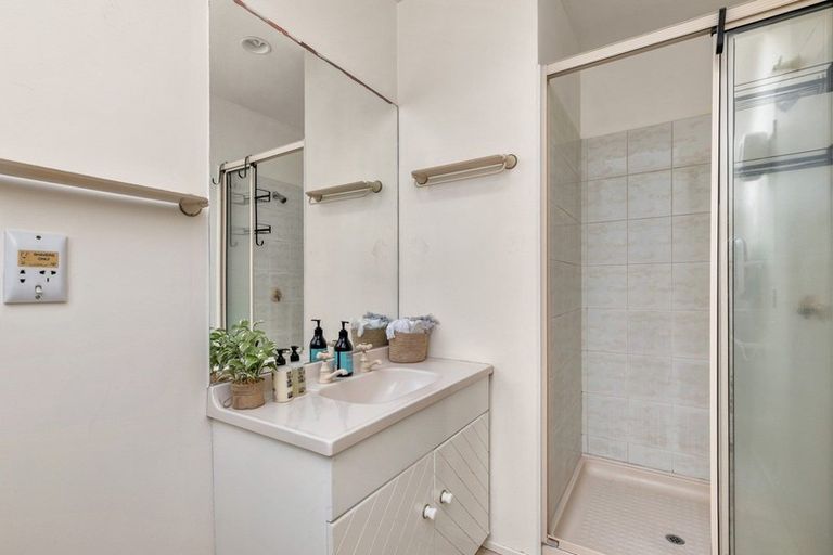Photo of property in 9a Sunbrae Grove, Mount Maunganui, 3116