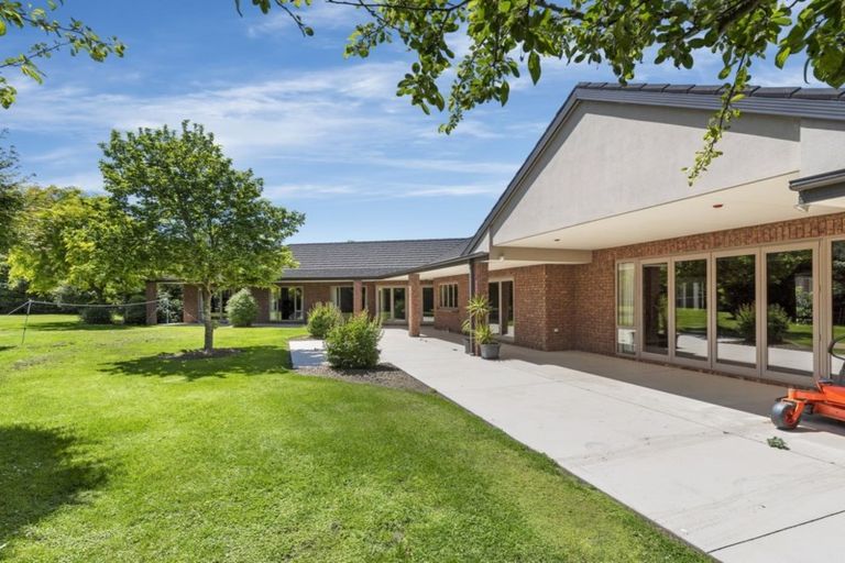 Photo of property in 37 Regent's Park Drive, Casebrook, Christchurch, 8051