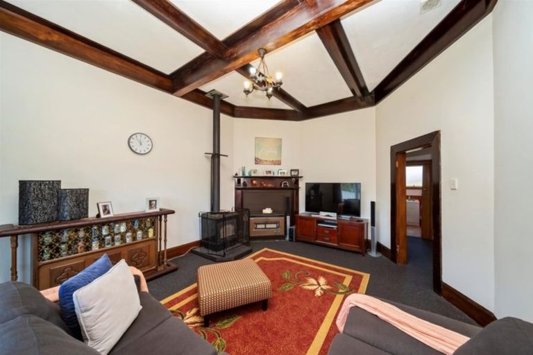 Photo of property in 106 Manawapou Road, Hawera, 4610