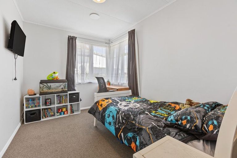 Photo of property in 94 Cook Street, Marfell, New Plymouth, 4310