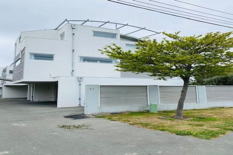 Photo of property in 22 Heywood Terrace, Richmond, Christchurch, 8013