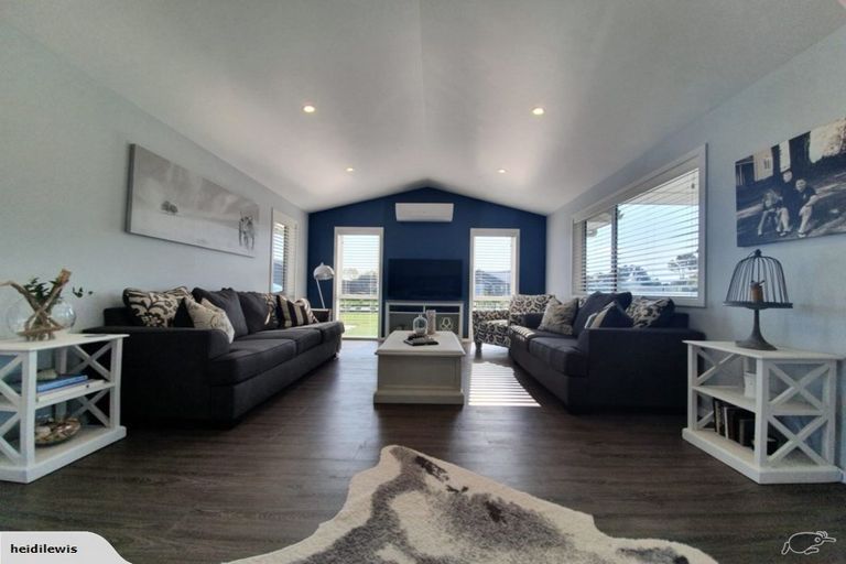 Photo of property in 32 Mike Smith Drive, Cambridge, 3434