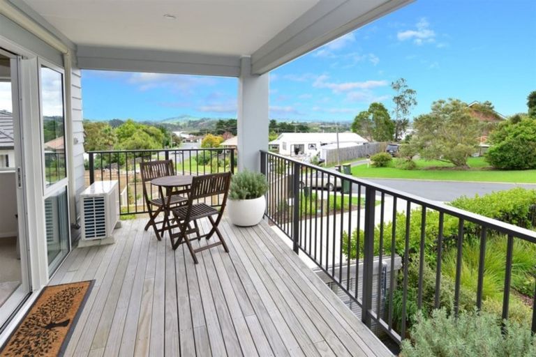 Photo of property in 9a Melia Place, Stanmore Bay, Whangaparaoa, 0932