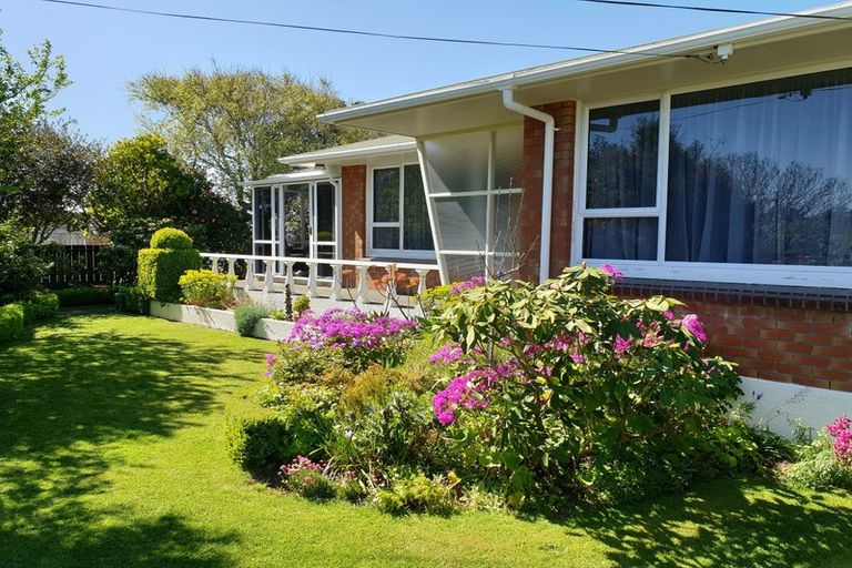 Photo of property in 2 Hood Place, Spotswood, New Plymouth, 4310