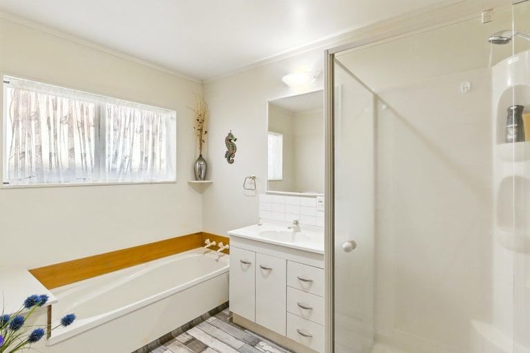 Photo of property in 27 Villa Grove, Paraparaumu, 5032