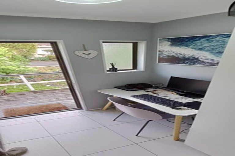 Photo of property in 2/213 Lake Road, Belmont, Auckland, 0622