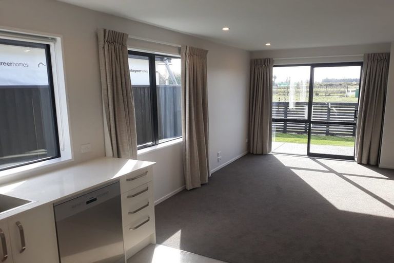 Photo of property in 5 Piripiri Place, Broomfield, Christchurch, 8042