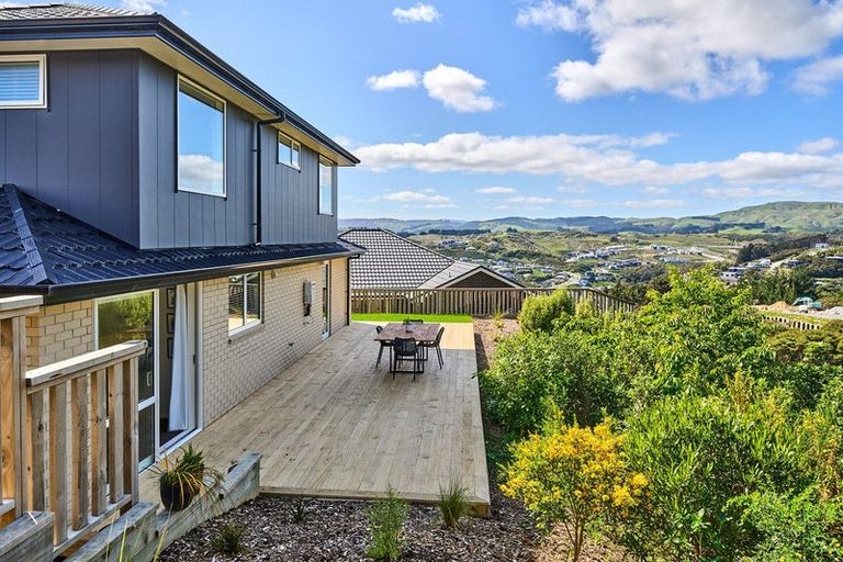 Photo of property in 10 Topsail Way, Whitby, Porirua, 5024
