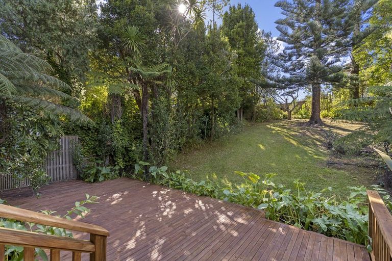 Photo of property in 11 Golf Road, New Lynn, Auckland, 0600