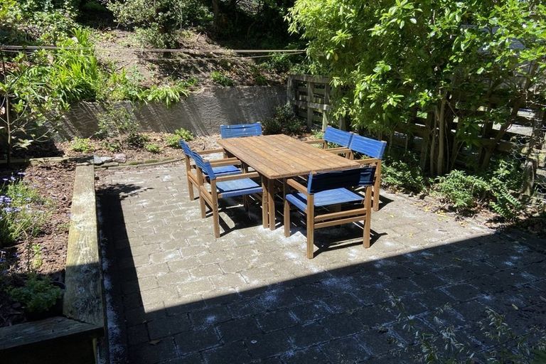 Photo of property in 23f4 Collins Avenue, Tawa, Wellington, 5028